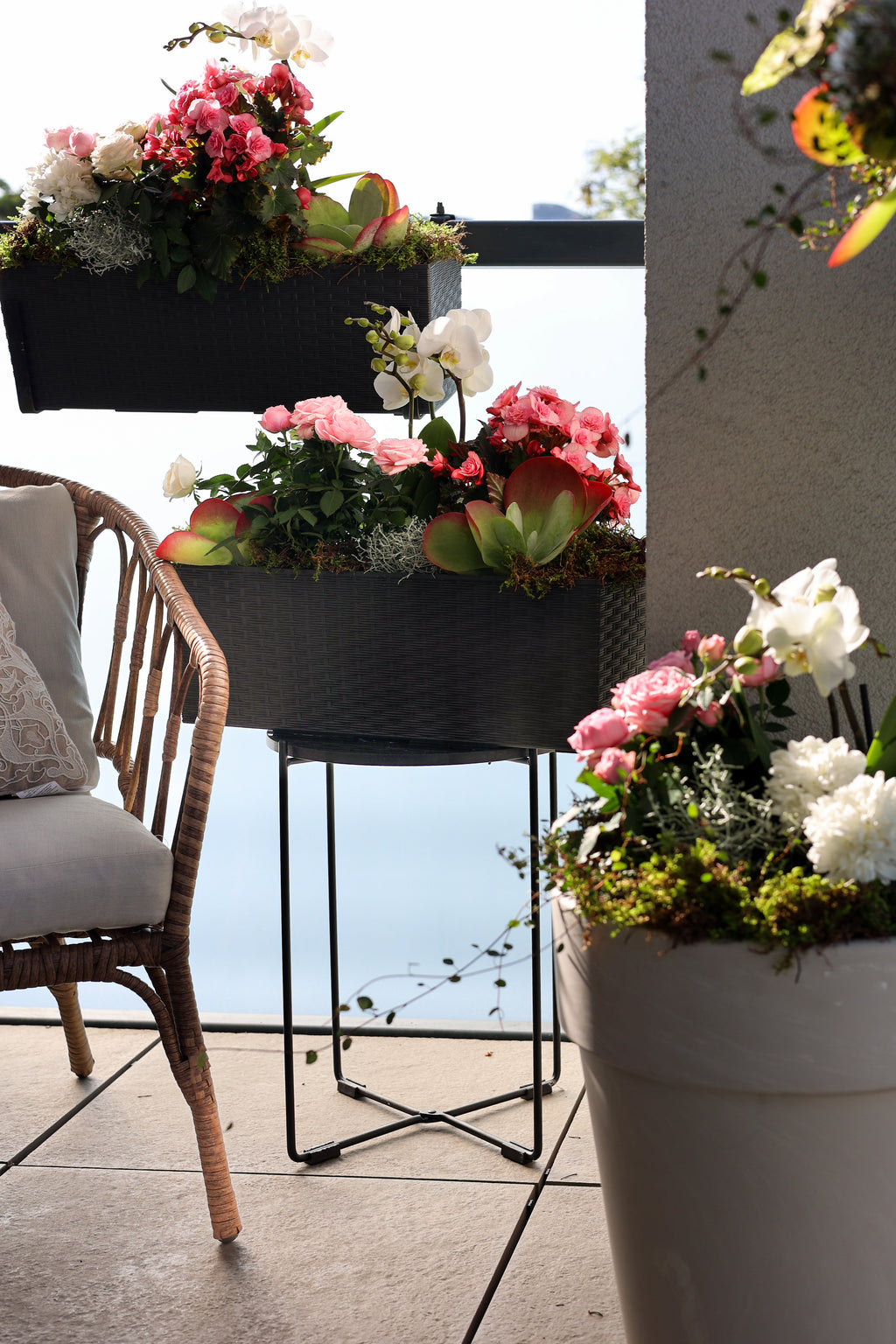 Kompozycja na romantyczny balkon letni